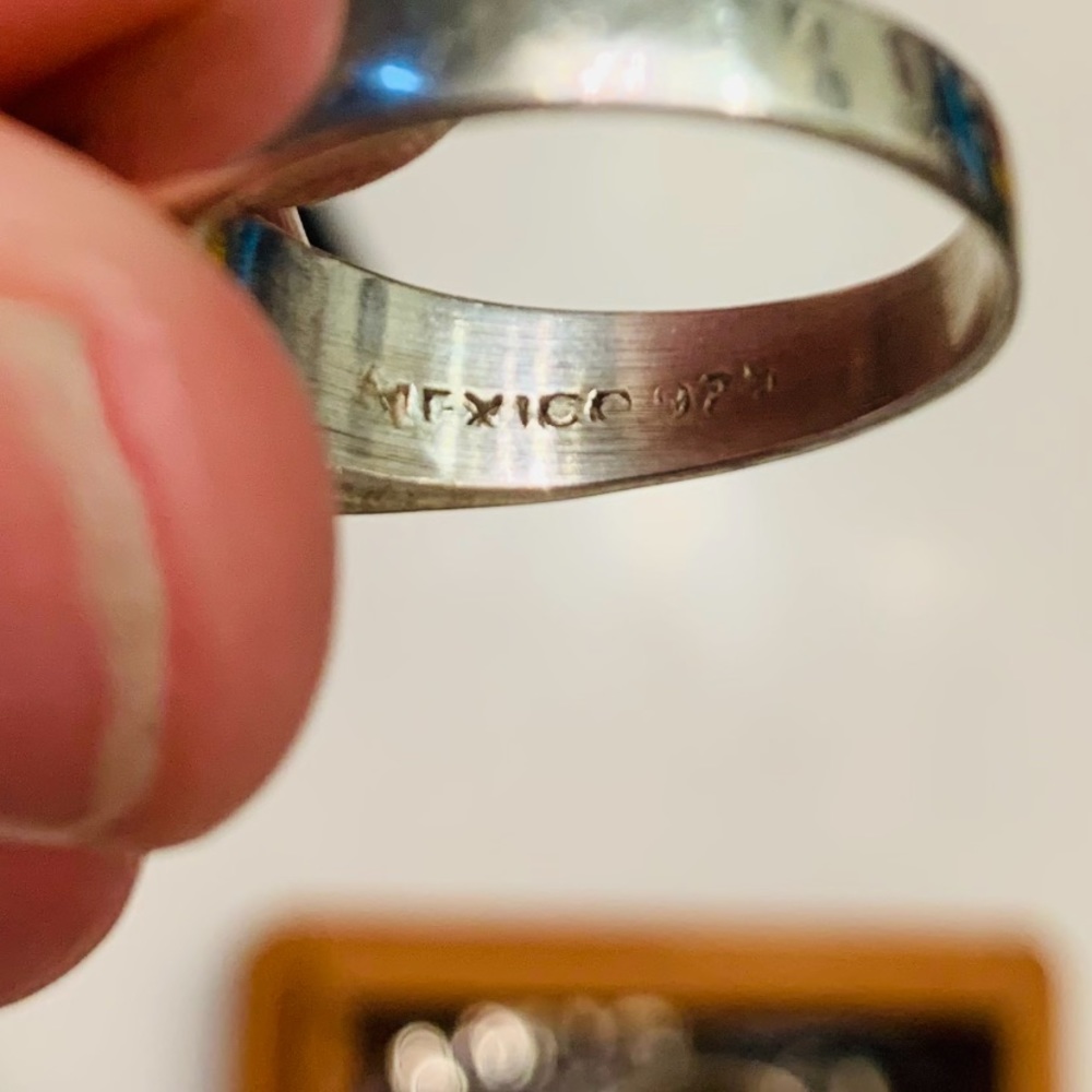 Ring - Picture 3 of 4